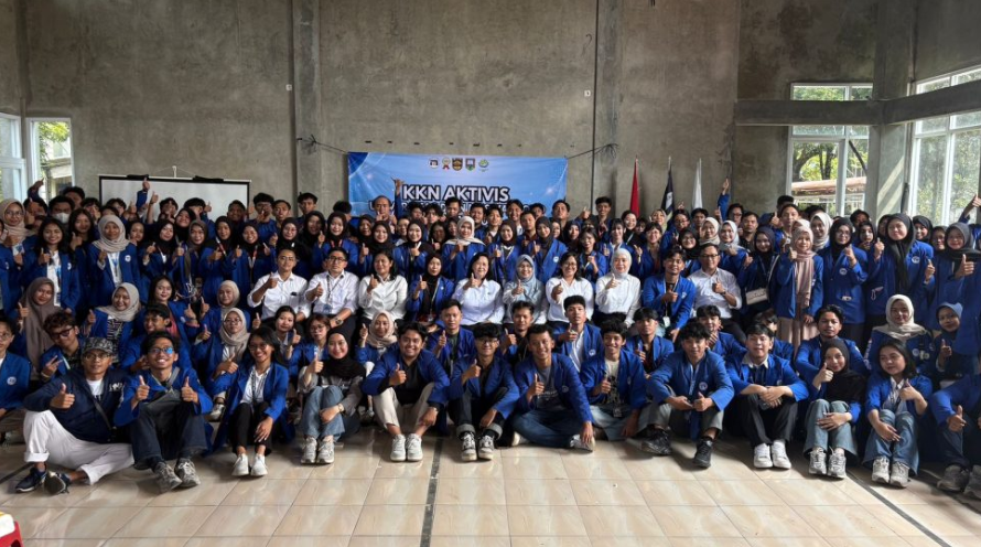 Libatkan 330 Mahasiswa, KKN Aktivis Udinus Dorong Digitalisasi UMKM Banyubiru